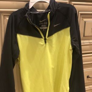 Kids Nike dryfit 1/4 zip -size 6